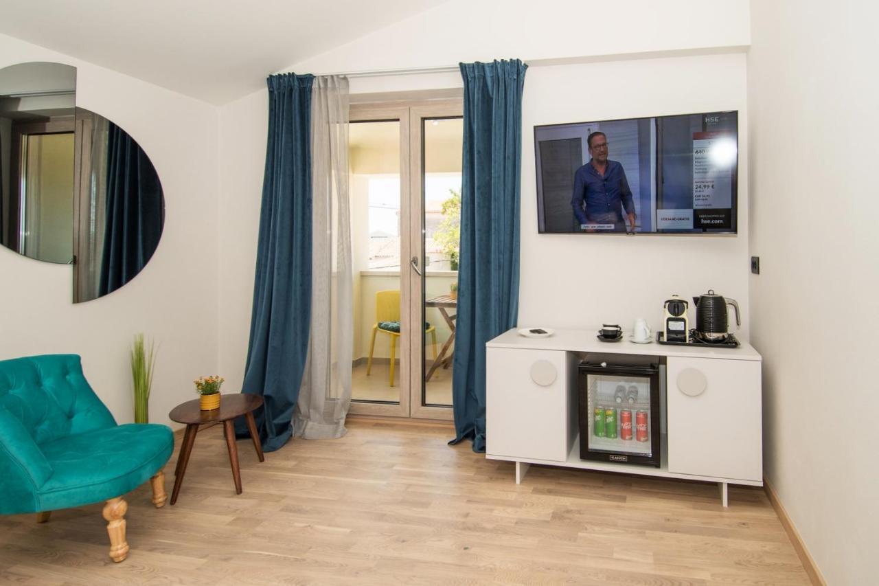 Fra&Kat Rooms Premantura Bagian luar foto