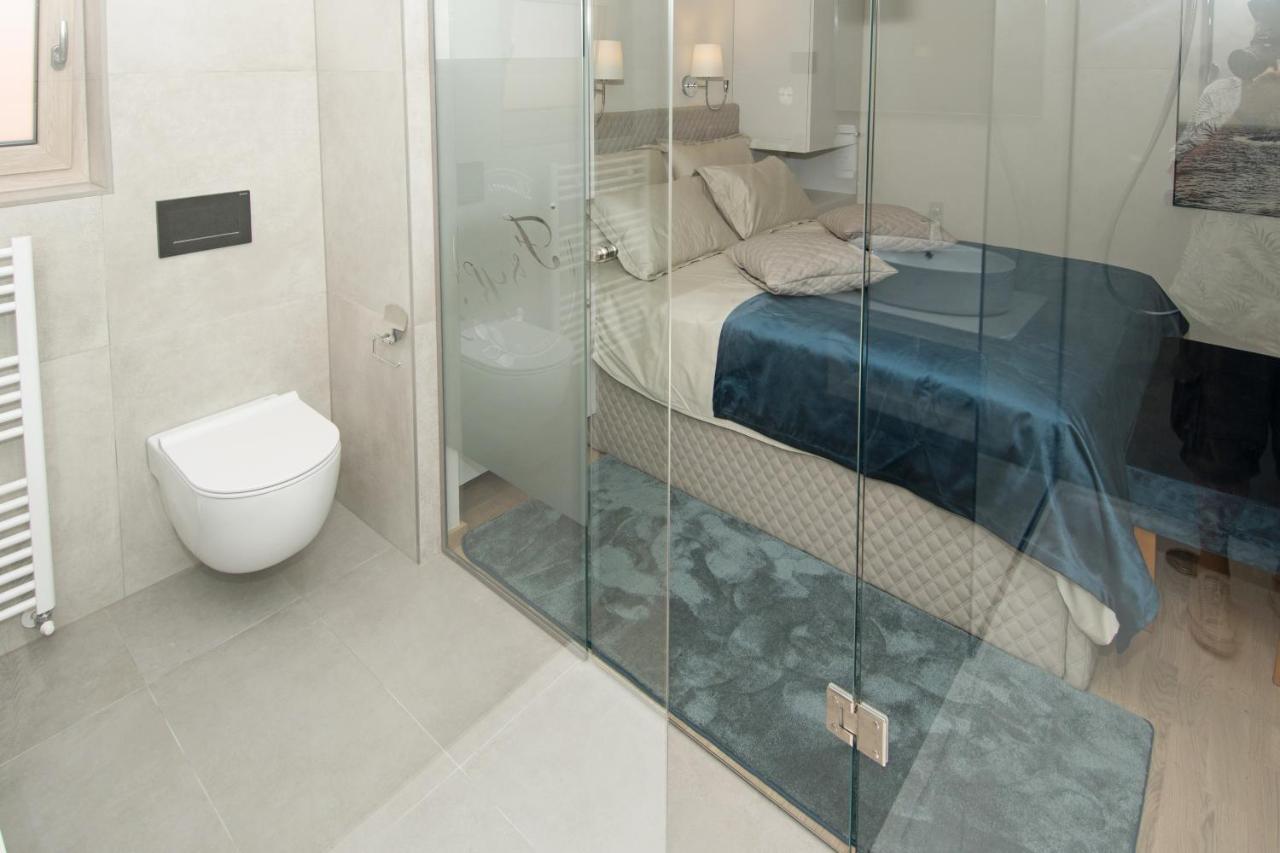 Fra&Kat Rooms Premantura Bagian luar foto